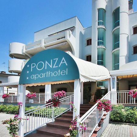 Aparthotel Ponza Lignano Sabbiadoro Exterior foto