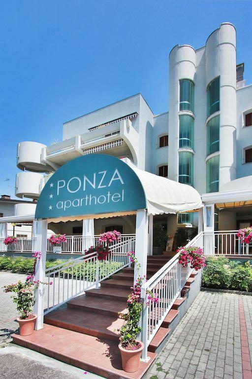 Aparthotel Ponza Lignano Sabbiadoro Exterior foto