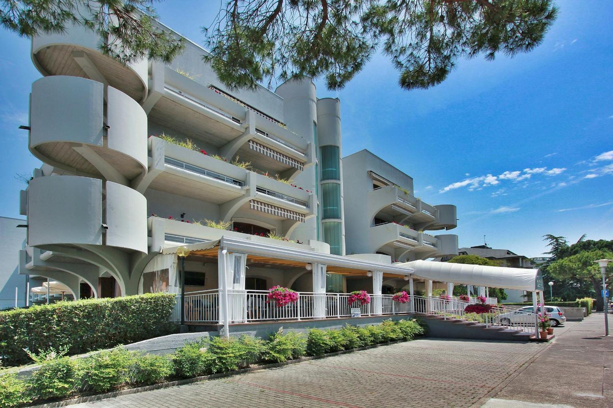 Aparthotel Ponza Lignano Sabbiadoro Exterior foto