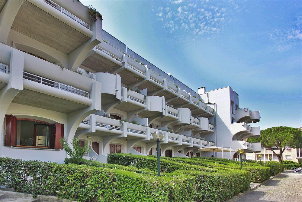 Aparthotel Ponza Lignano Sabbiadoro Exterior foto